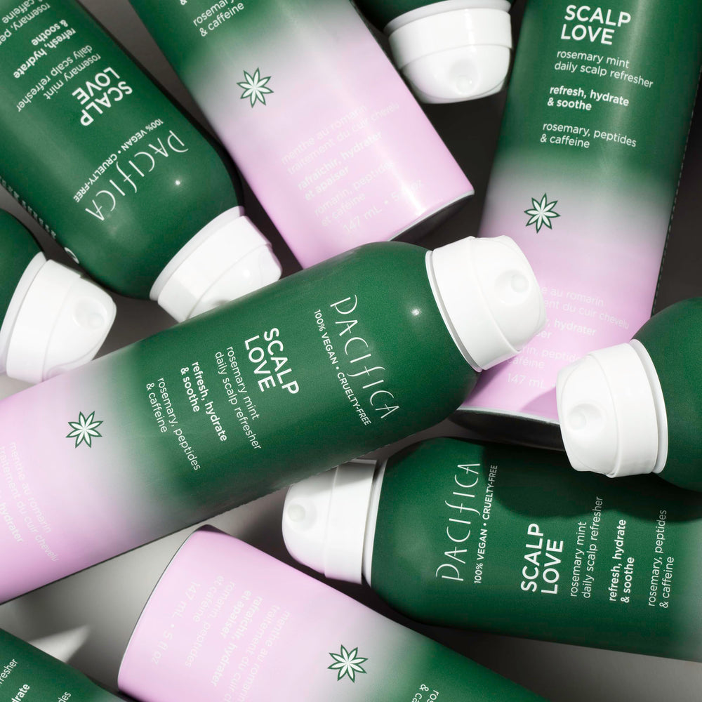 Texture légère et non grasse après l’application du Sérum Spray Pacífica.