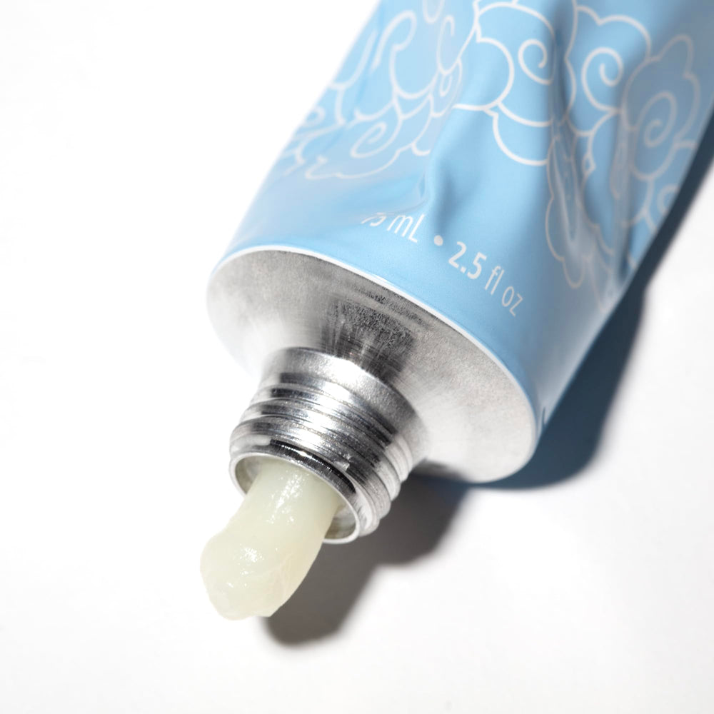 Hydratation profonde et huiles nourrissantes laissent la peau douce.