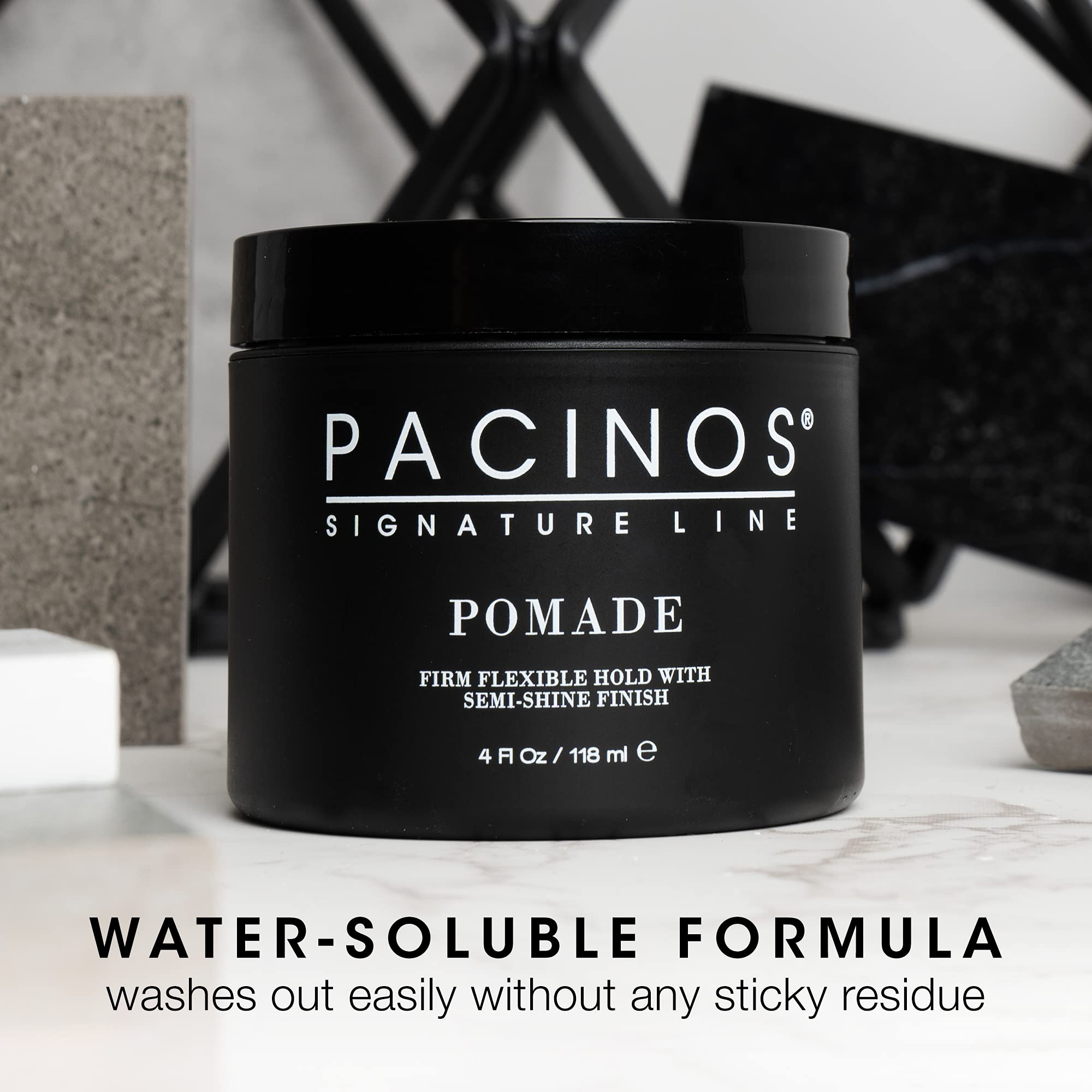 Pomade Pacinos contrôle les frisottis pour des cheveux lisses et maîtrisés.
