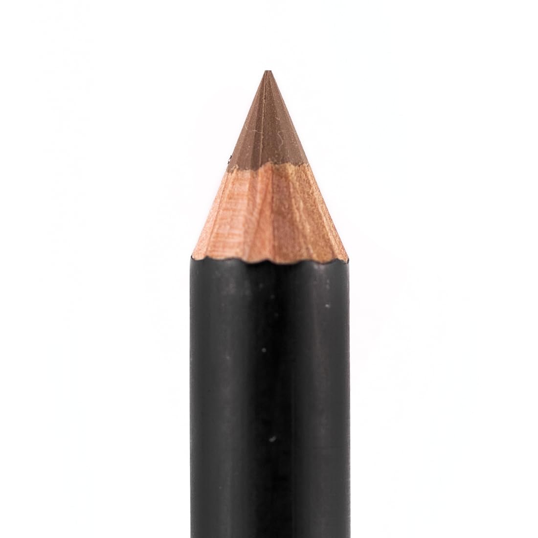 Palladio application légère, trac naturel pour sourcils définis.