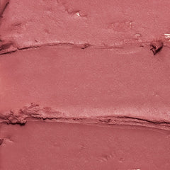 Palladio échantillon couleur crème sur joues et lèvres, texture légère.