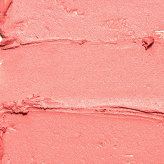 Palladio teinte rosée sur joues et lèvres, fini irisé et naturel.