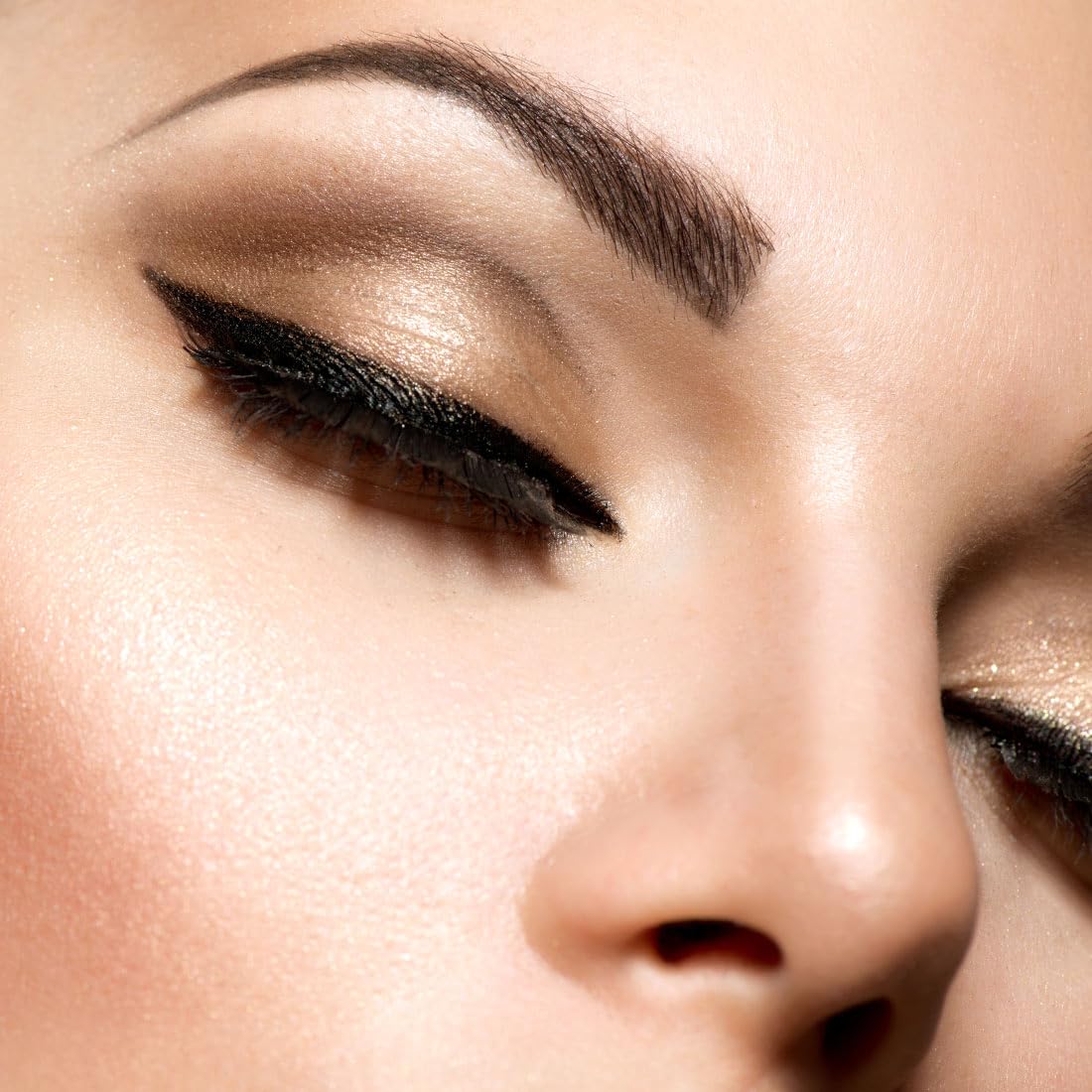 Huile d'argan dans Palladio Immortal Kajals pour une glisse ultra-douce.