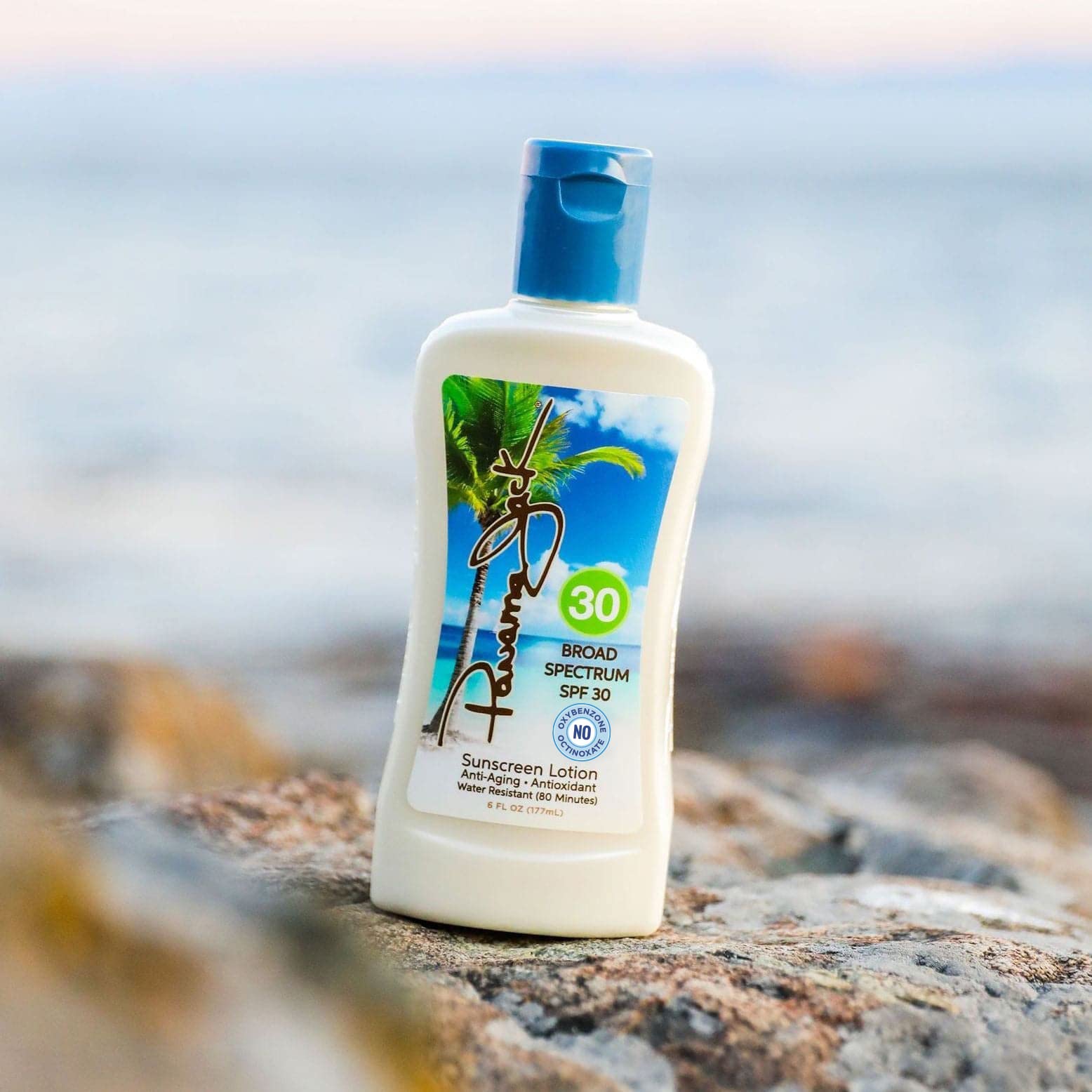 Panama Jack Lotion solaire, texture légère qui s'étale rapidement.