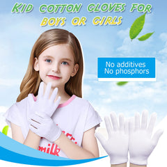 Gants PangtiKu coton blanc utilisés avec crème pour soin nocturne.