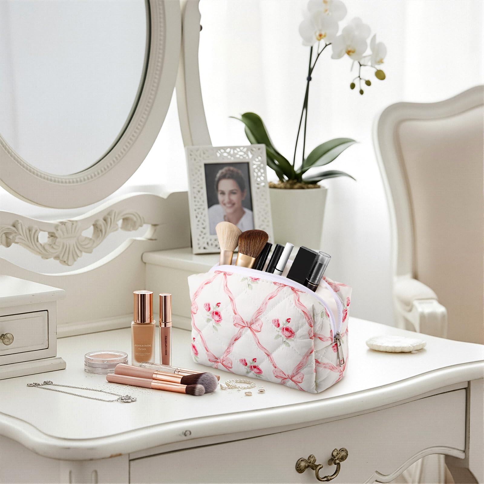 Paterr pochette quotidienne maquillage rose, compagnon fidèle pour ordonner accessoires.