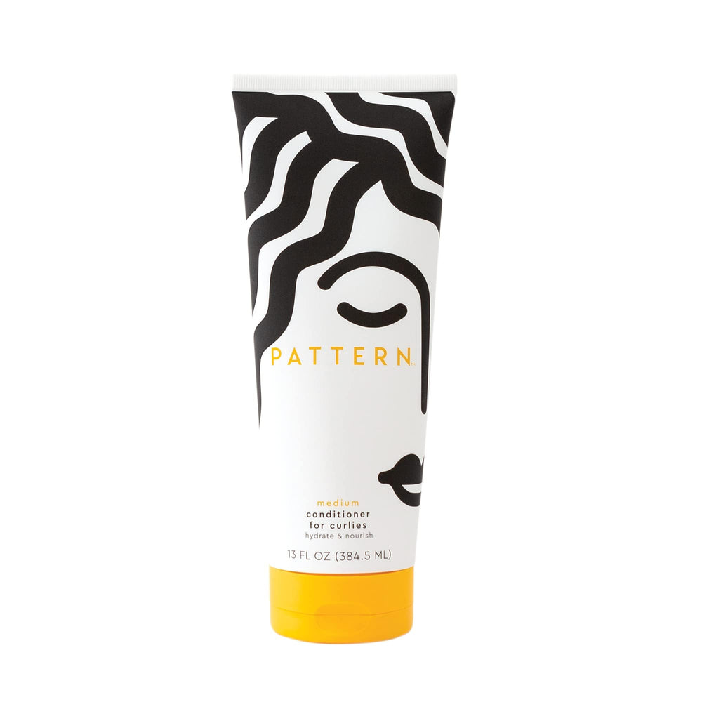 PATTERN Beauté Conditionneur: bouteille montrant hydratation des boucles et définition.