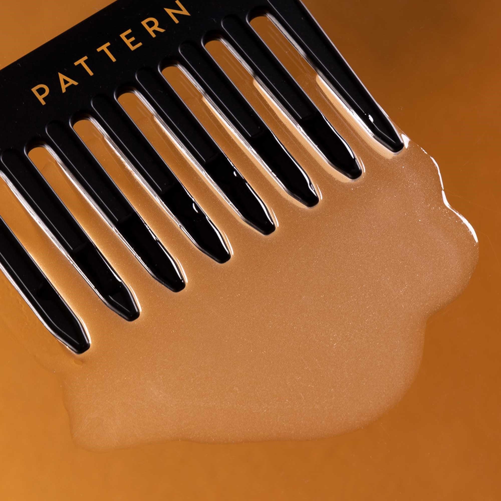 PATTERN Nectar Détanglant – cheveux mouillés, démêlage efficace.