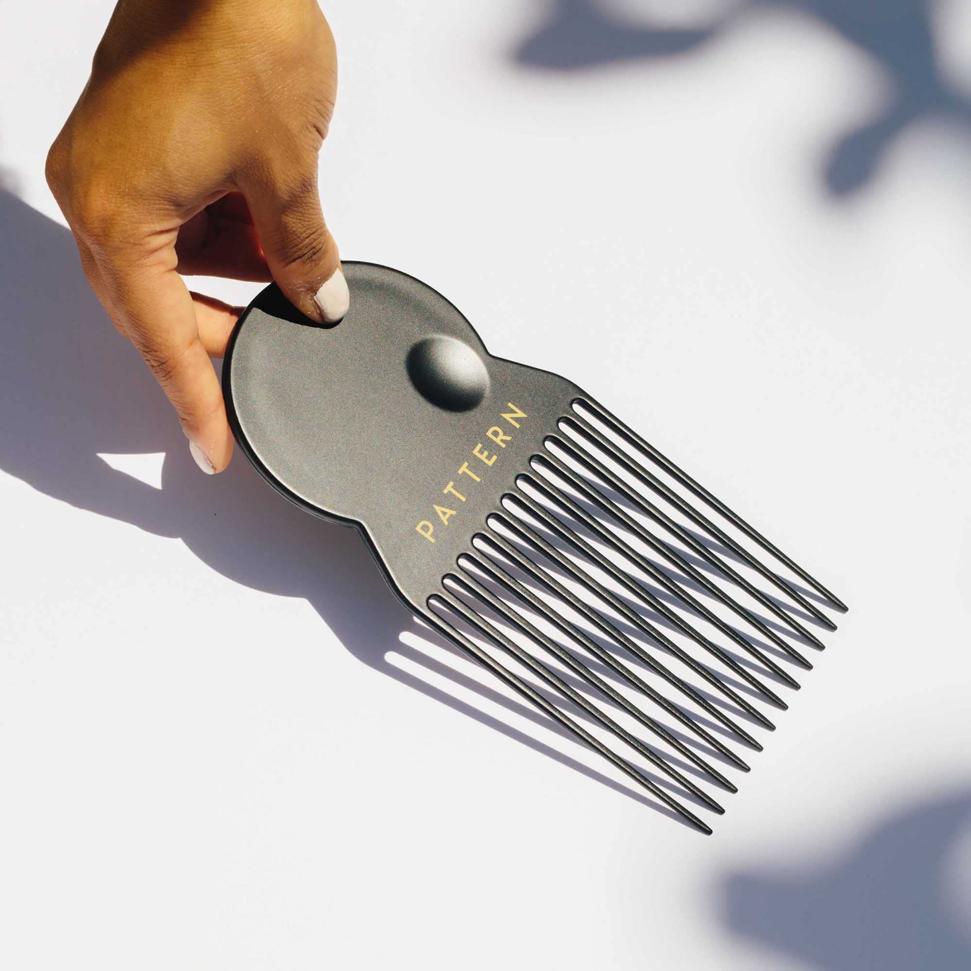PATTERN Hair Pick usage-cheveux-longs-afro apporte volume durable et texture.
