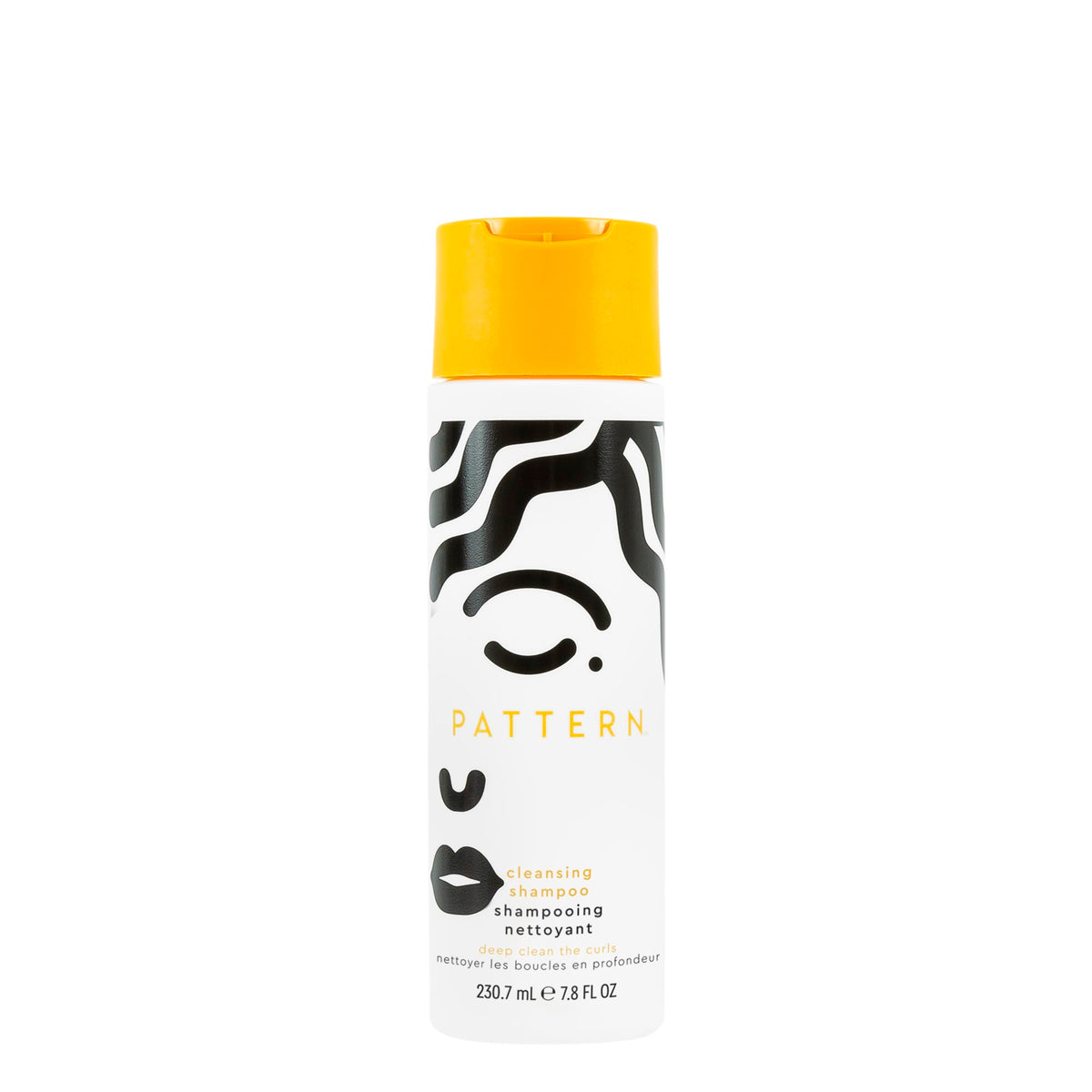 PATTERN Shampoing clarifiant en bouteille pour cheveux bouclés et propres.