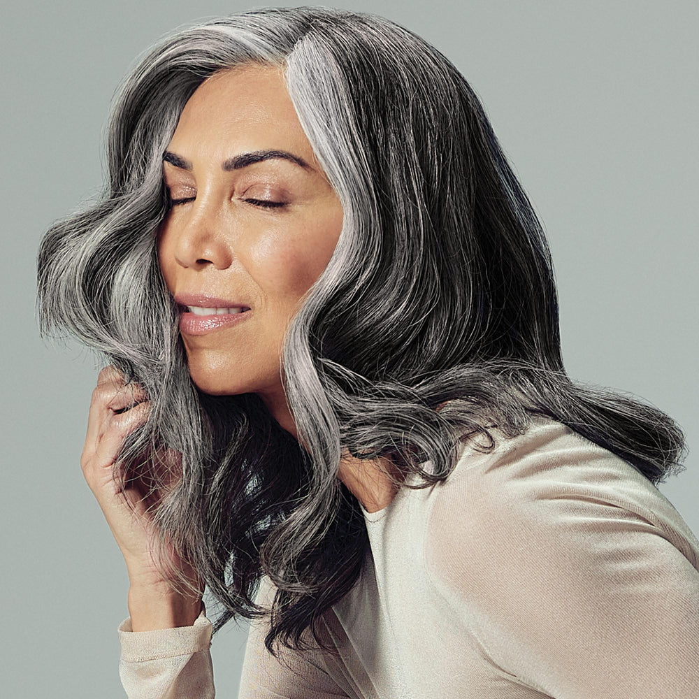 Paul Mitchell Extra-Body Shampoo, parfum pomme frais sur cheveux propres.