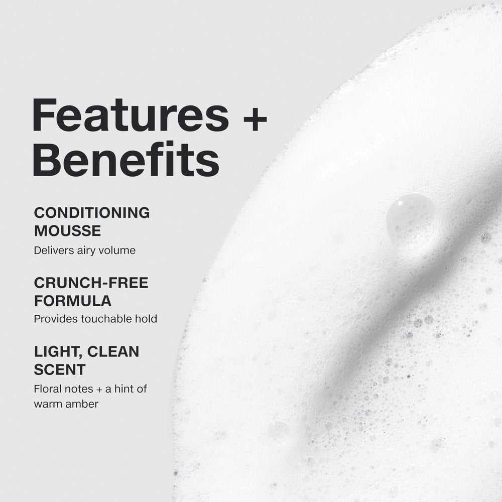 Texture légère de la mousse Paul Mitchell, volume aérien sans peser.