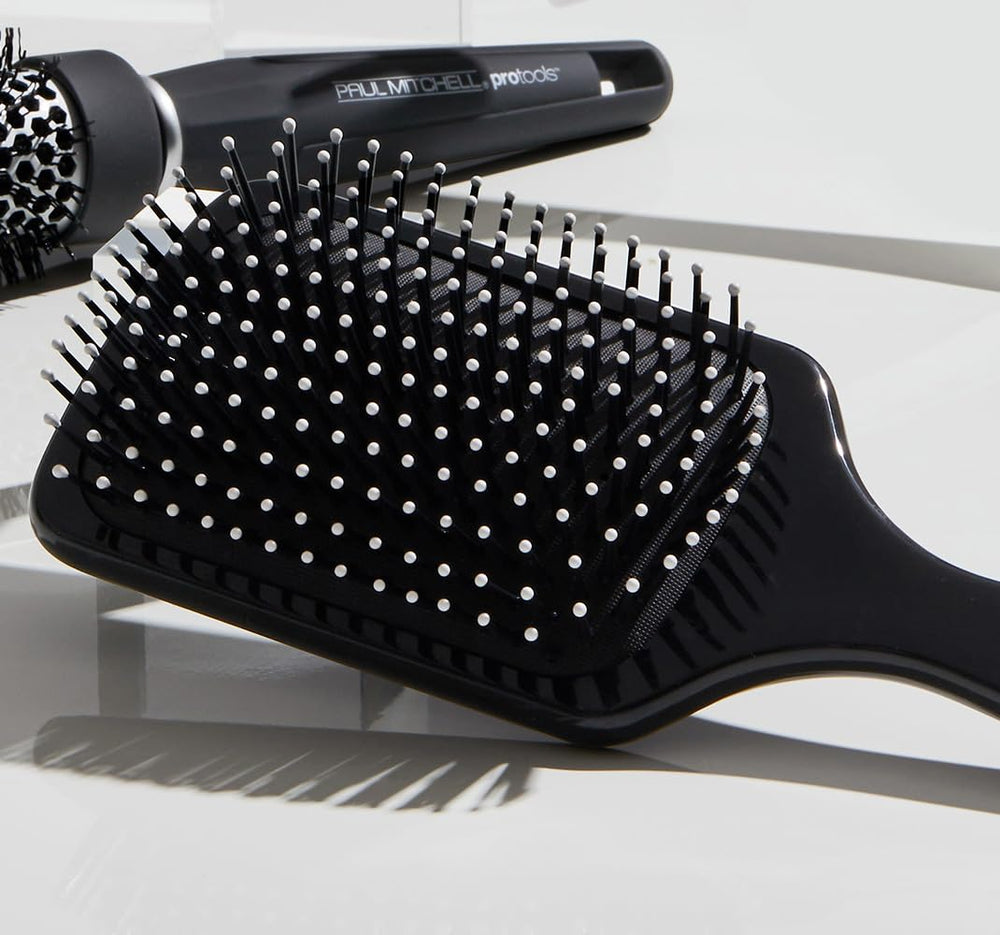 Paul Mitchell Pro Tools 427, brosse à plateau idéale pour cheveux épais et longs avec volume.