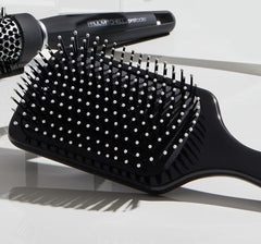 Paul Mitchell Pro Tools 427, brosse à plateau idéale pour cheveux épais et longs avec volume.