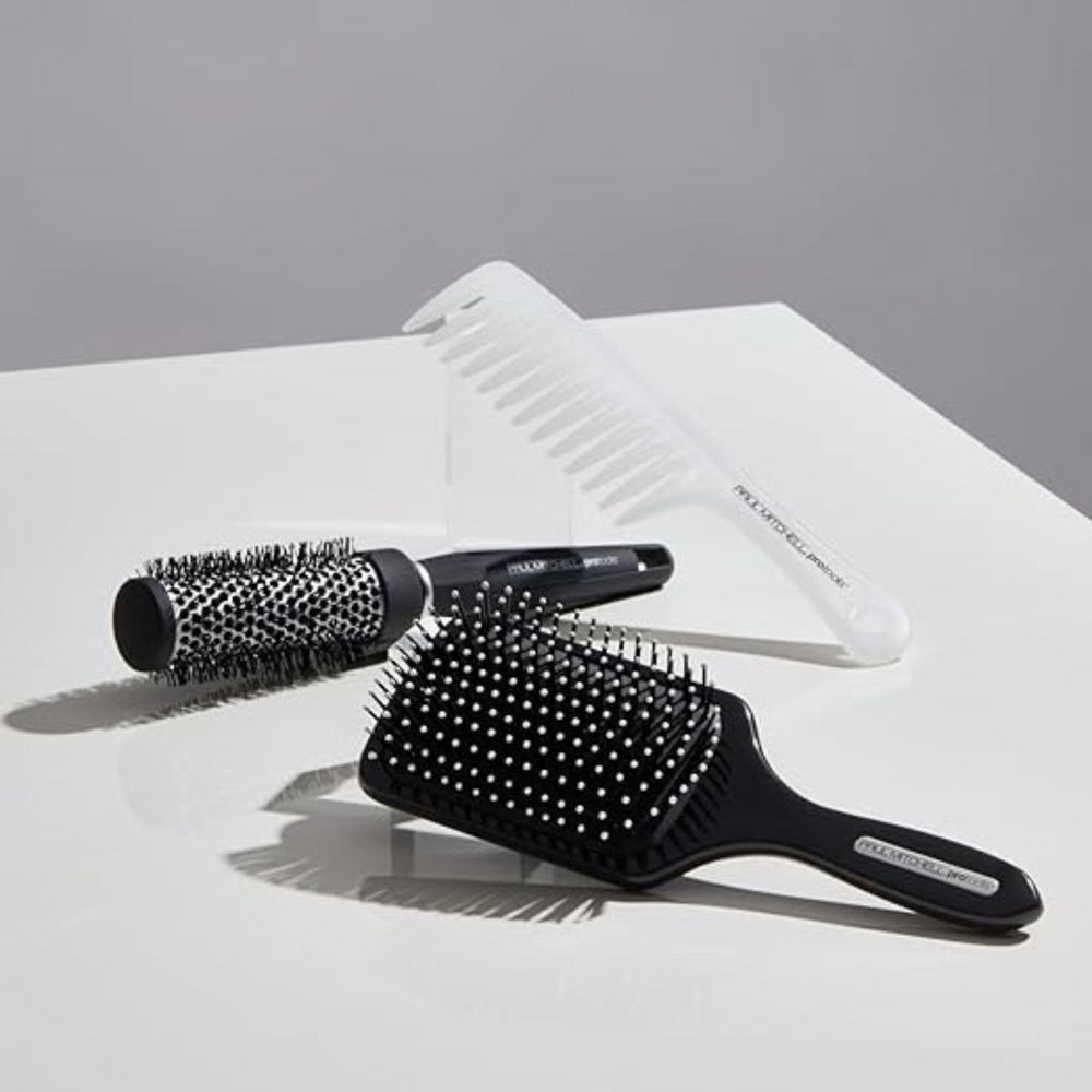 Paul Mitchell Pro Tools 427, brosse à plateau contrôle les longueurs pour un séchage précis.