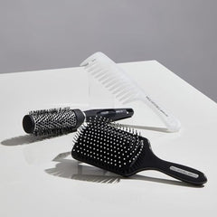 Paul Mitchell Pro Tools 427, brosse à plateau contrôle les longueurs pour un séchage précis.