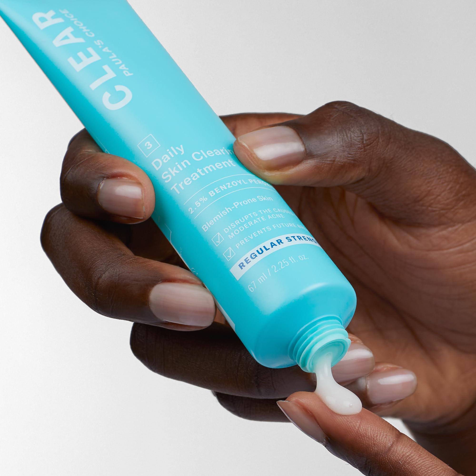 Paula's Choice CLEAR - finition matte invisible, séchage rapide et maquillage facile.