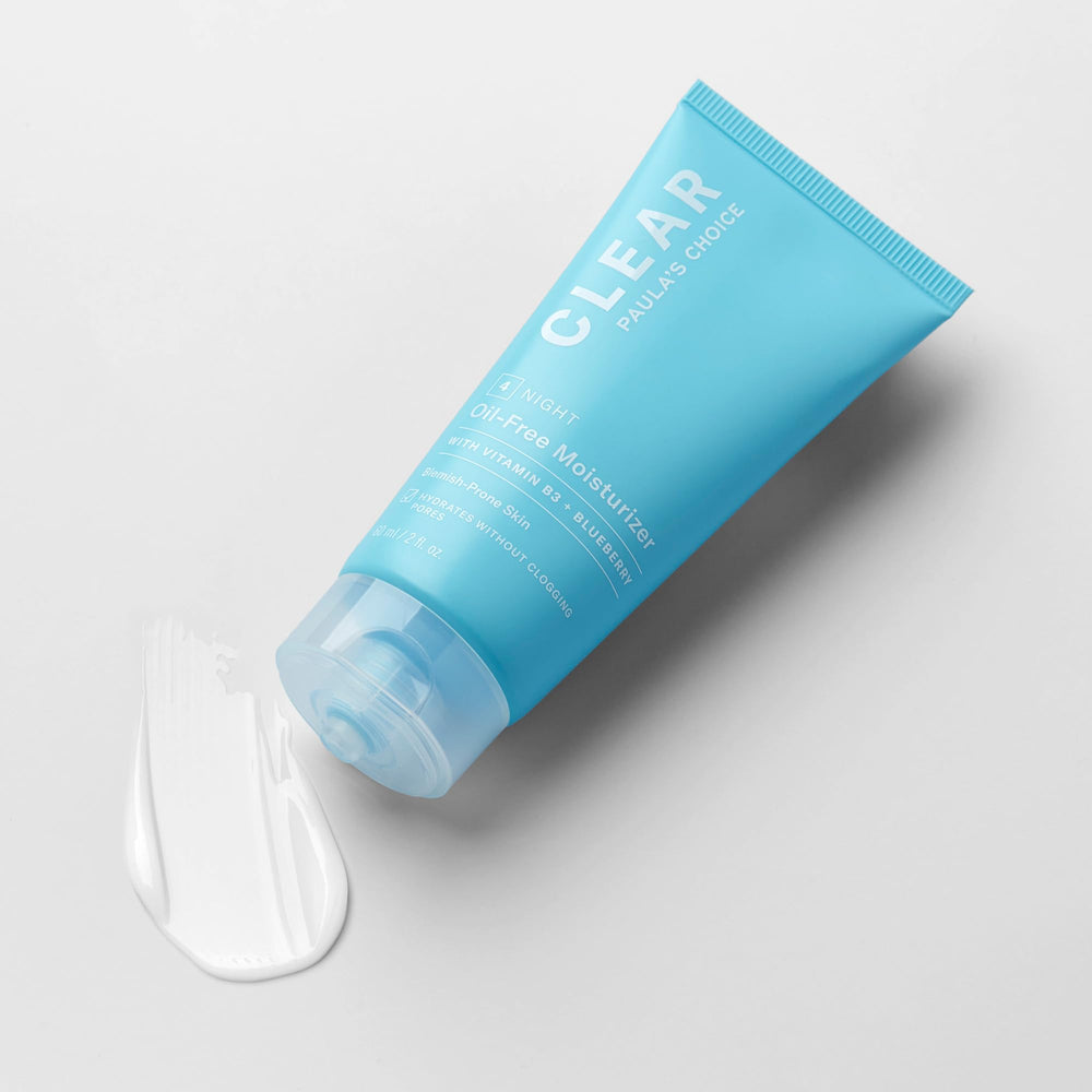 Minimisation des pores grâce à la niacinamide dans une routine quotidienne.