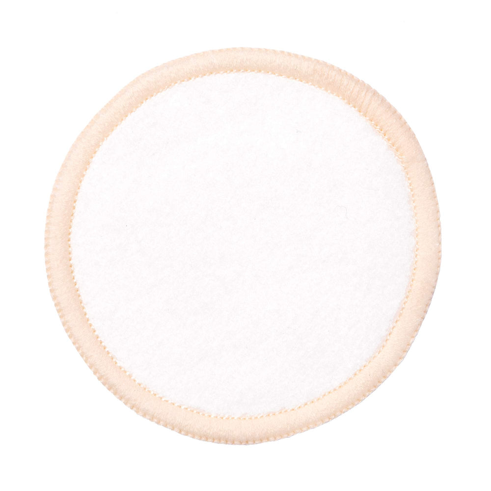 Démaquillage doux avec Paula's Choice, idéal pour peaux sensibles.
