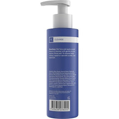 Texture crème douce du nettoyant qui enveloppe la peau lors du nettoyage