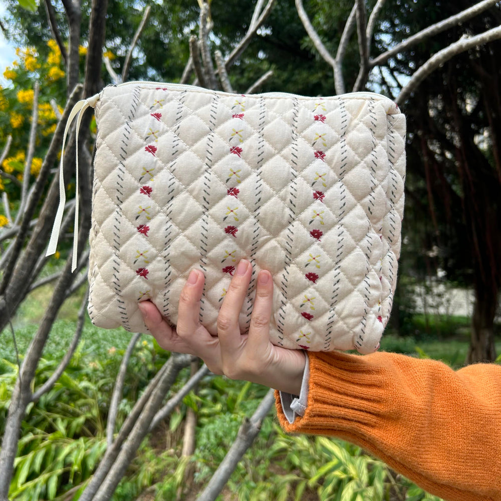 PAZIMIIK sac maquillage quilté, zipper robuste pour sécurité et accès rapide.