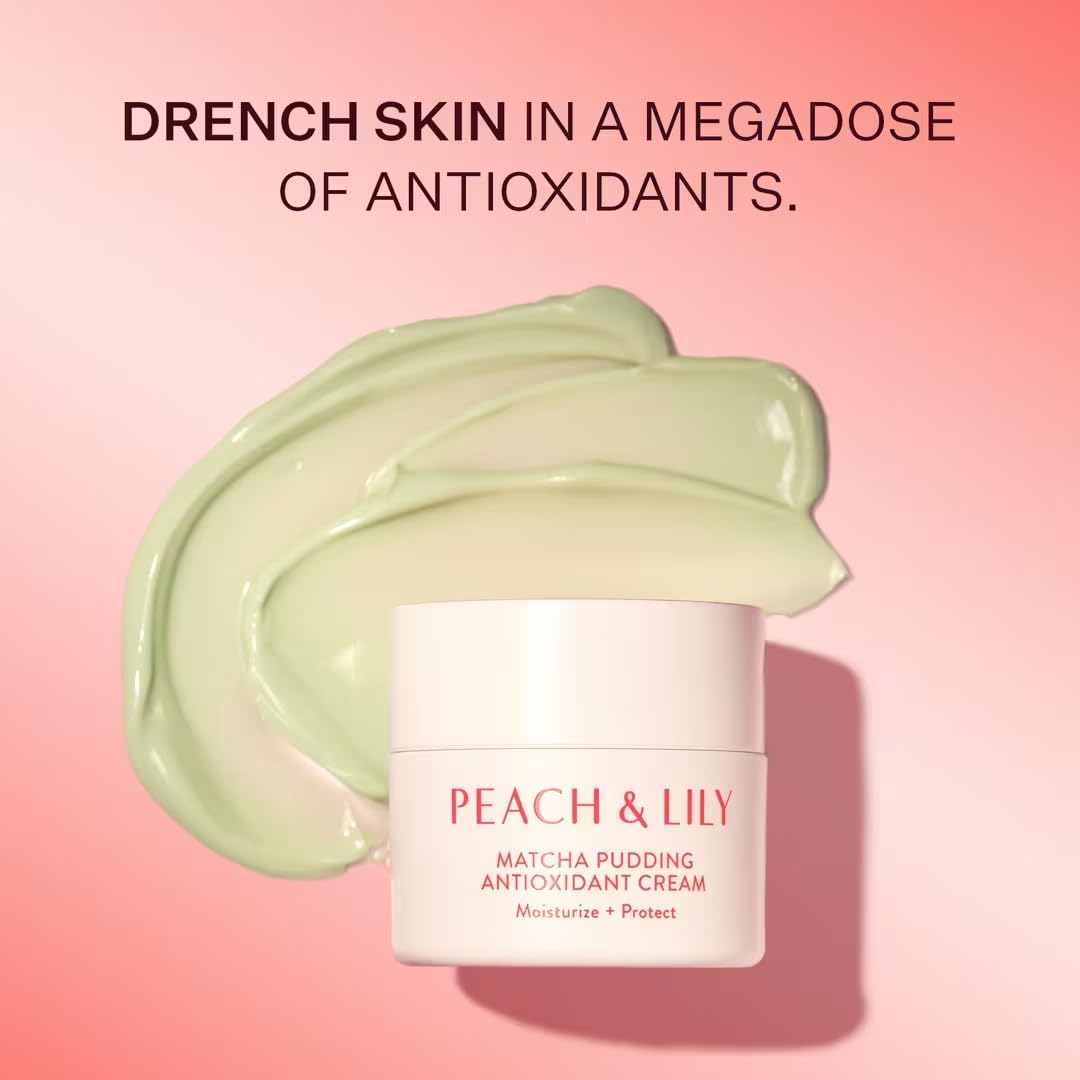 Application matin et soir de Peach & Lily Matcha Pudding sur le visage et le cou.