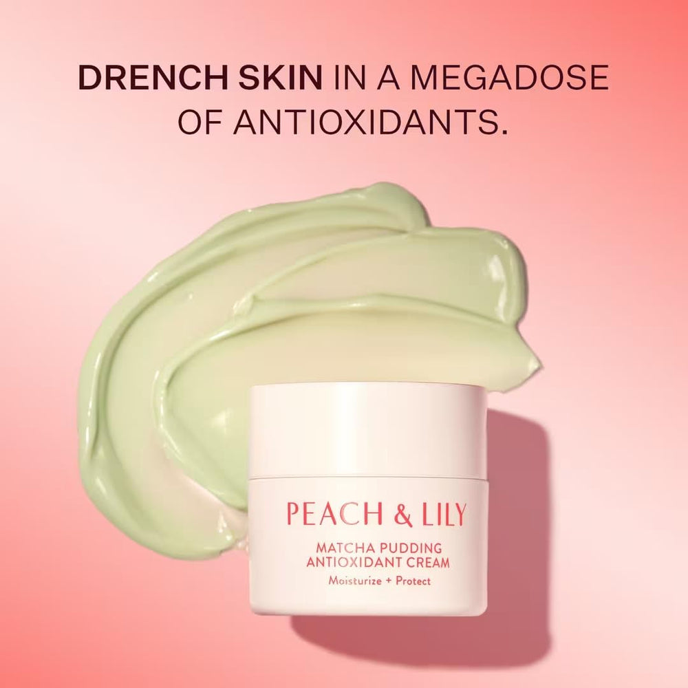 Application matin et soir de Peach & Lily Matcha Pudding sur le visage et le cou.
