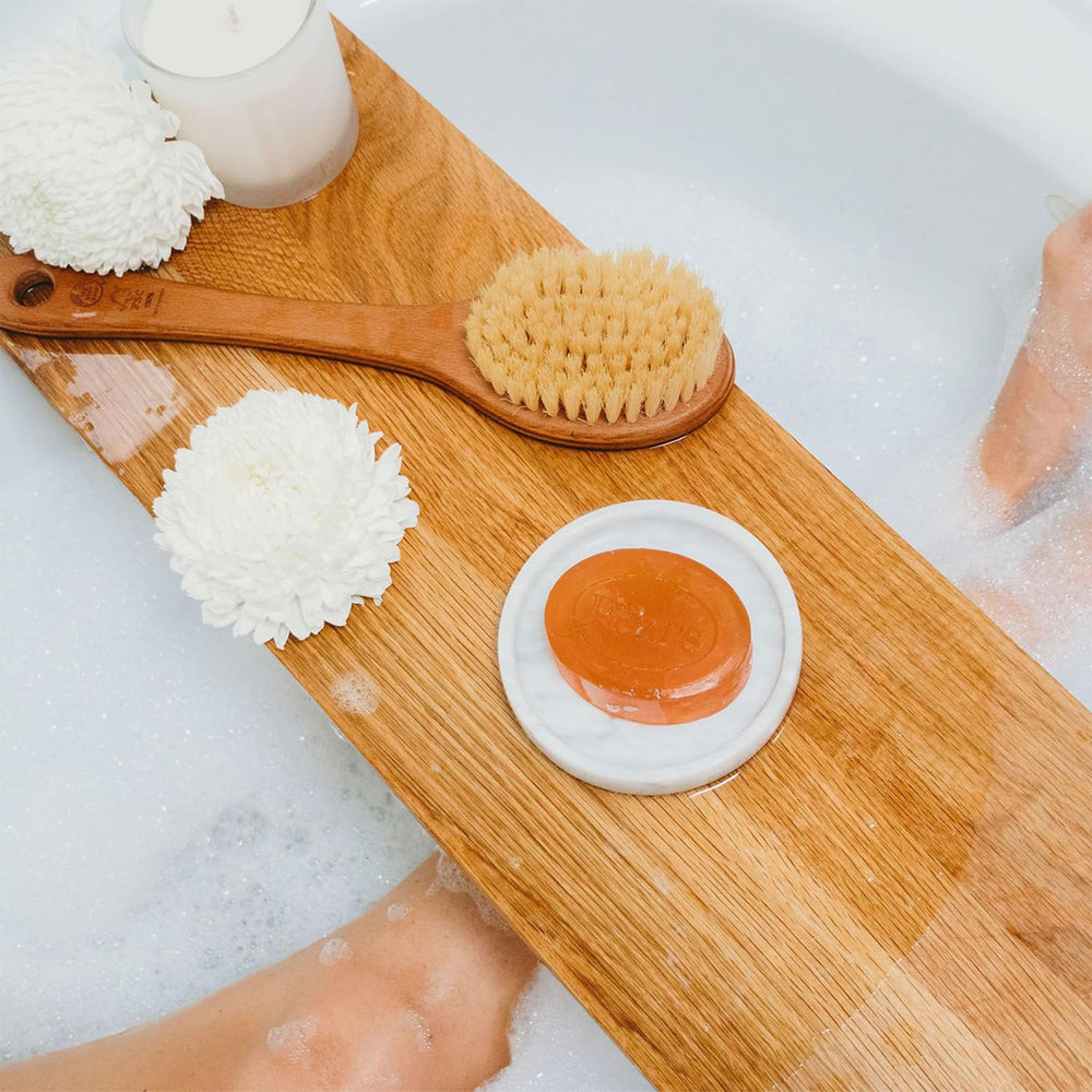 Savon Pears expérience sensorielle douce, ambre translucide et confort.