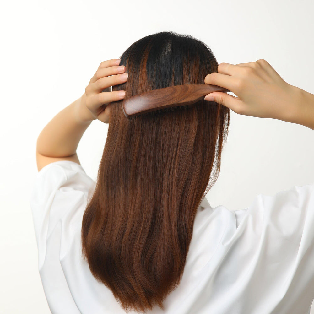 Finition brillante et lisse avec PERFEHAIR pour une apparence soignée.