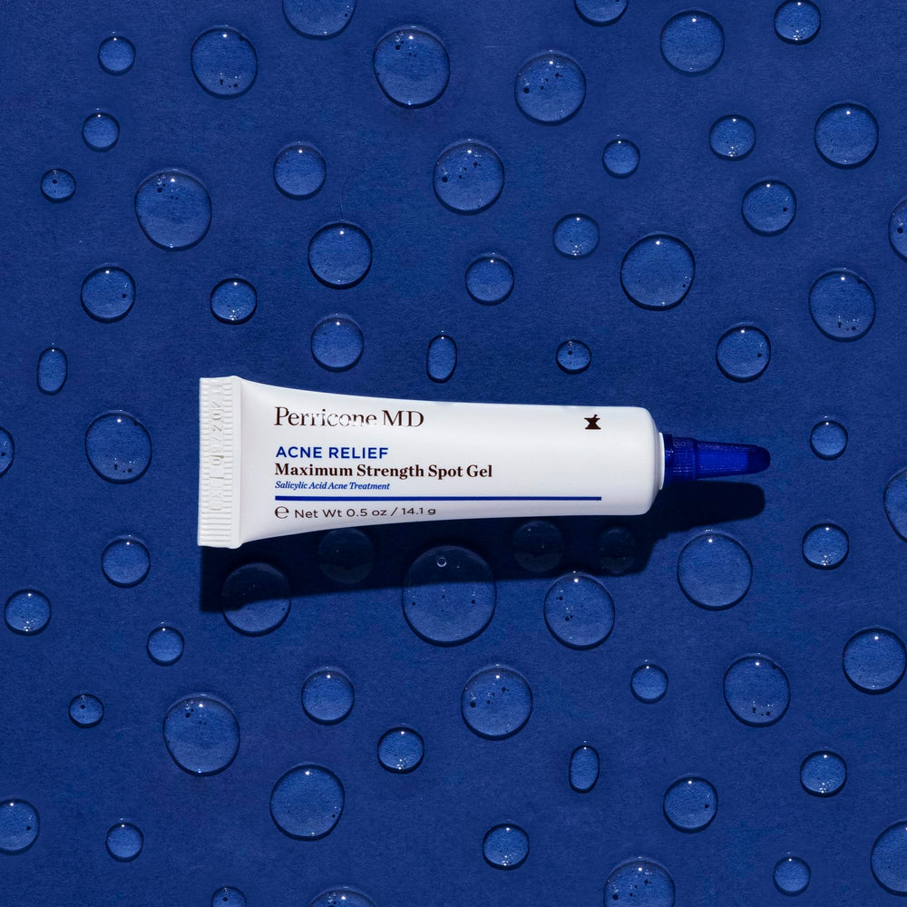 Perricone MD Acne Relief Gel: application sur bouton pour une action localisée.