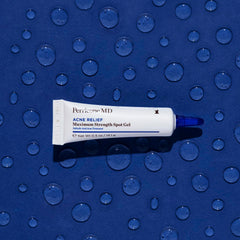 Perricone MD Acne Relief Gel: application sur bouton pour une action localisée.