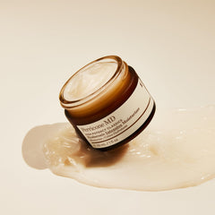 Perricone MD DMAE et extrait de romarin pour un effet raffermissant.