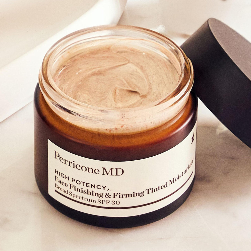 Perricone MD Échantillon Teinte Naturelle : teinte neutre adaptée à divers tons.