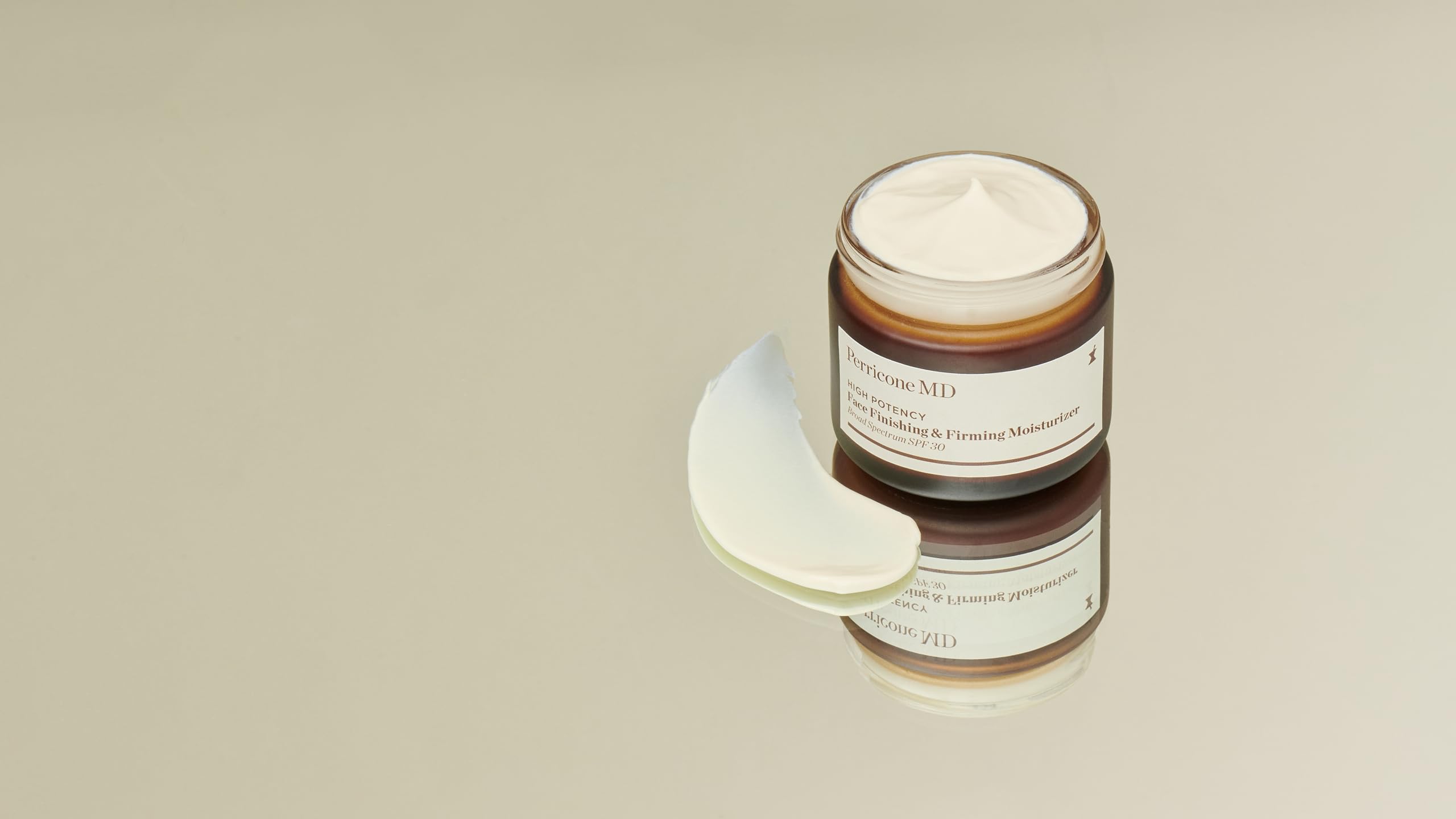 Perricone MD emballage – bouteille SPF30 facile à utiliser et protégeant du soleil.