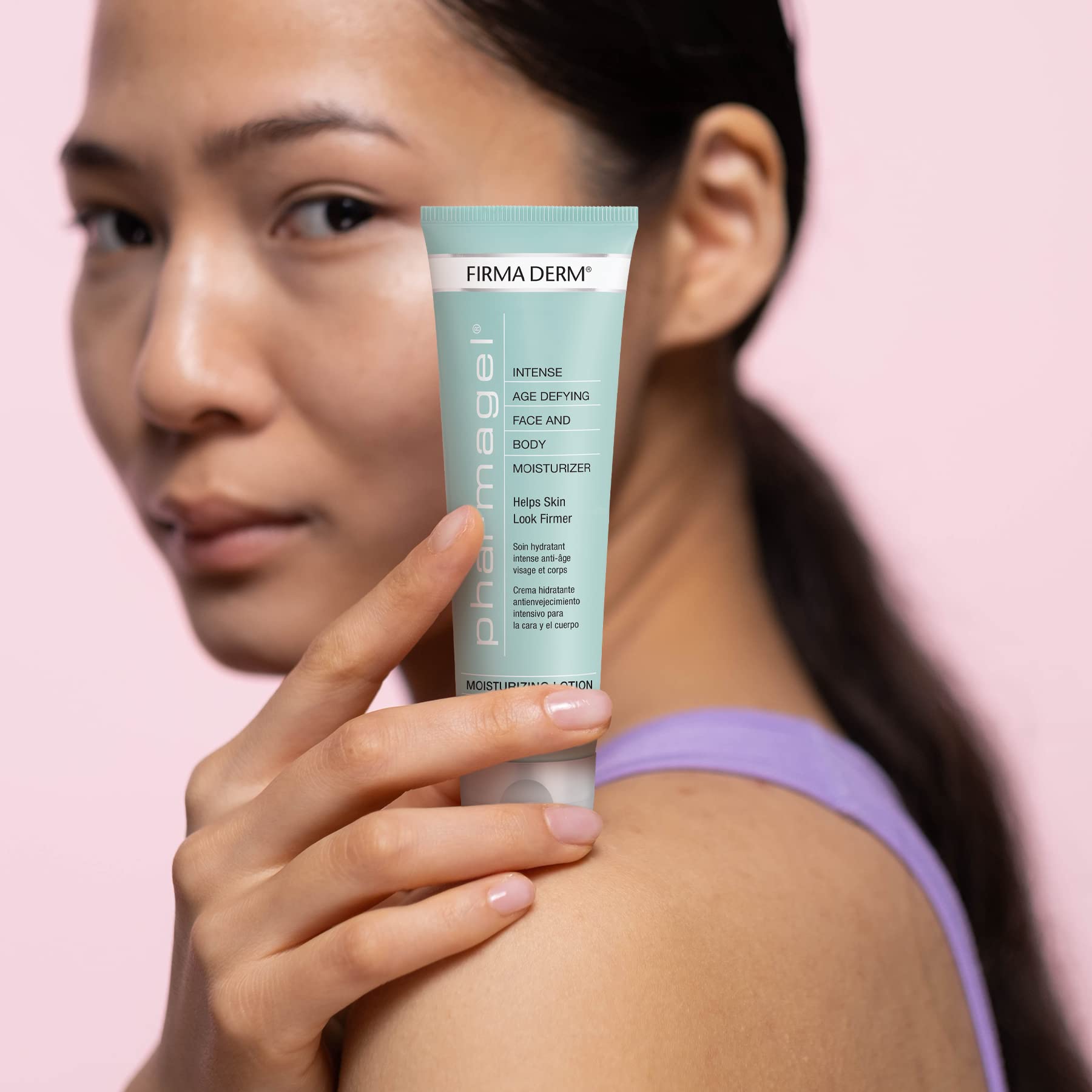 Pharmagel Firma Derm appliquée après douche pour peau plus douce et ferme