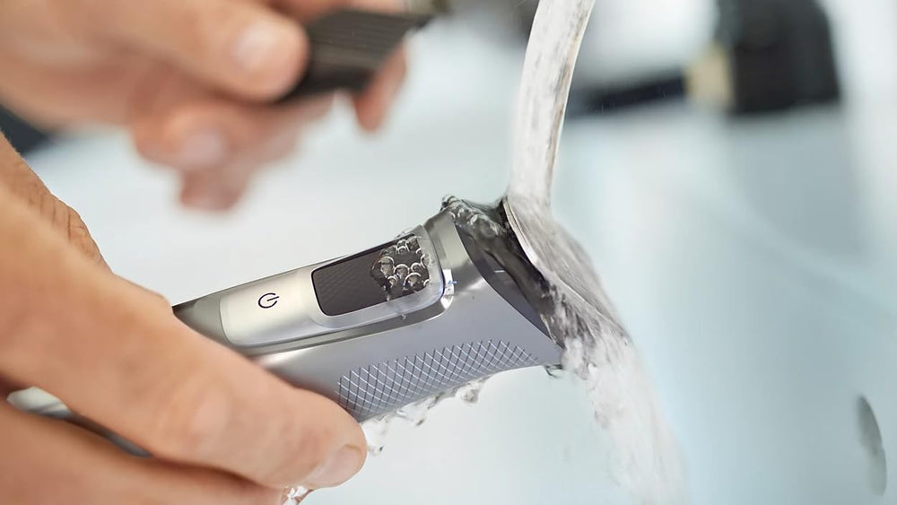 Philips Norelco Multi Groomer 8000 – poignée ergonomique pour un contrôle optimal.