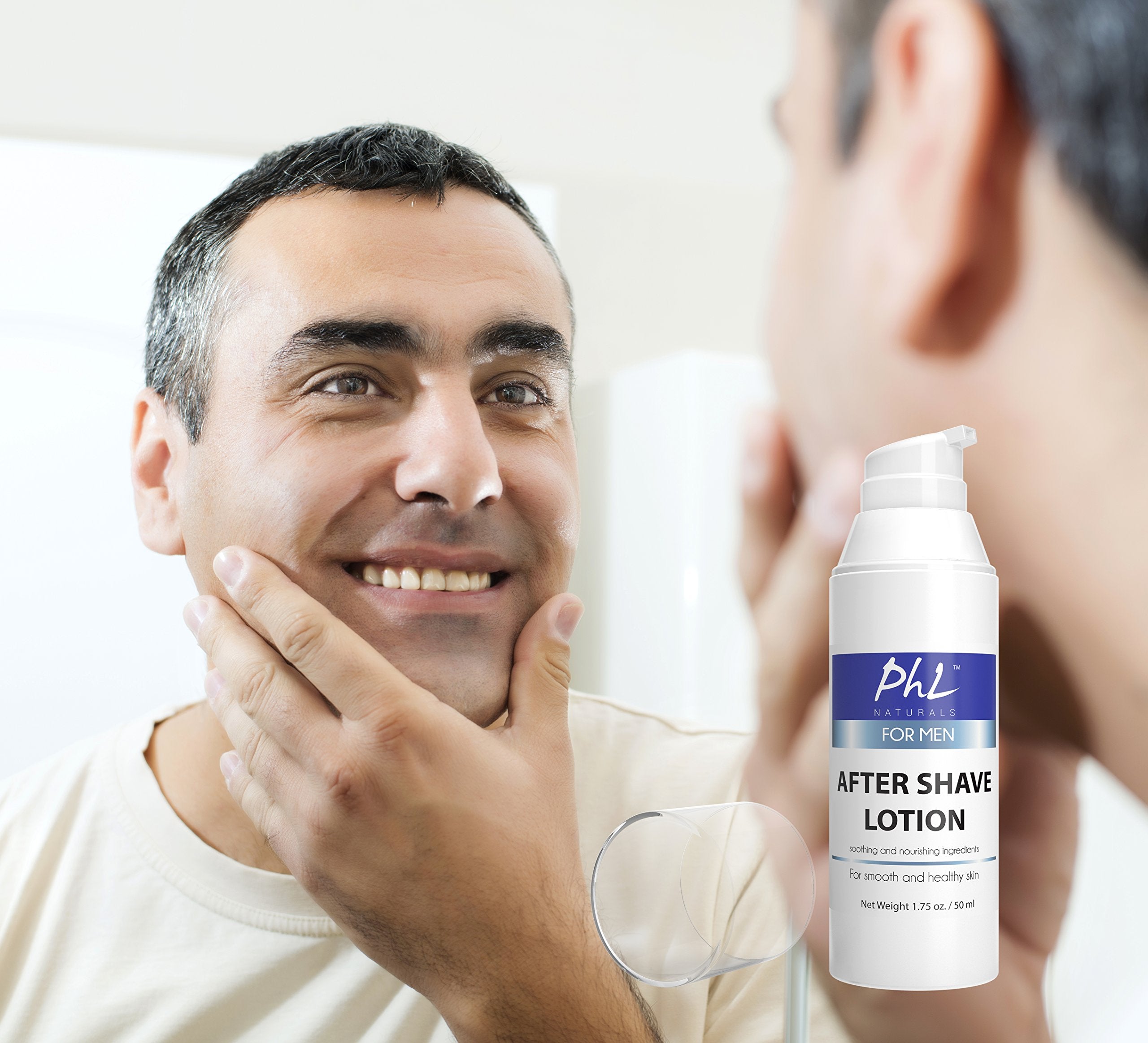 Texture crème légère PHL Naturals pénètre rapidement sans fini gras.