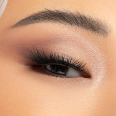 Physicians Formula beurres Murumuru Tucuma Cupuaçu nourrissent et adoucissent les paupières.