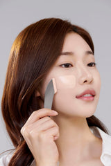 Piccasso spatule fond de teint lisse, obtenez une base uniforme sans traces.