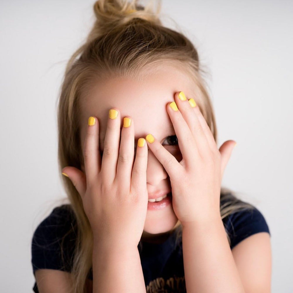 Basecoat et topcoat pour une finition durable avec Piggy Paint Bae-Bee Bliss.
