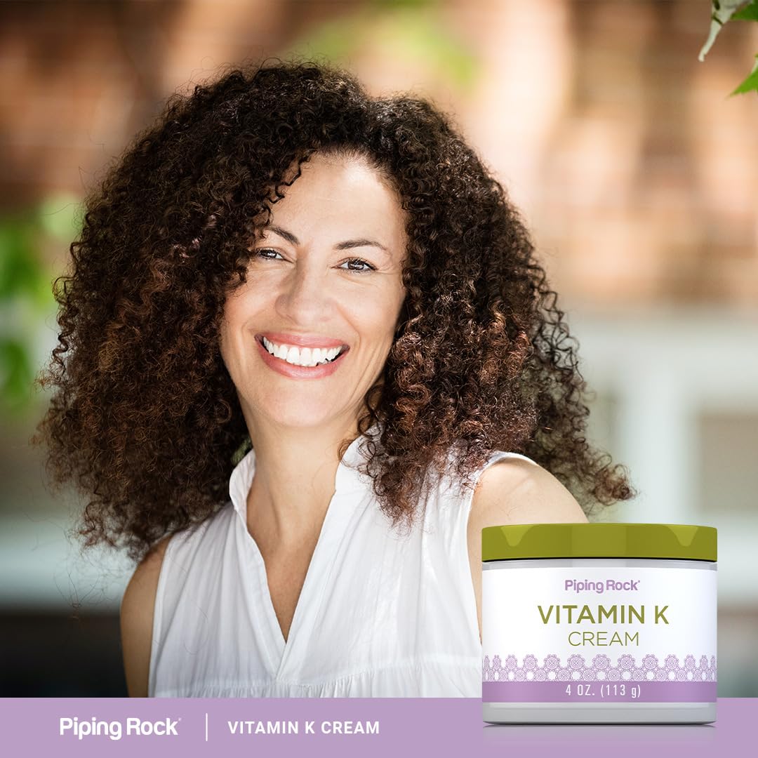 Piping Rock Crème Vitamine K – texture riche pour un soin nocturne efficace.