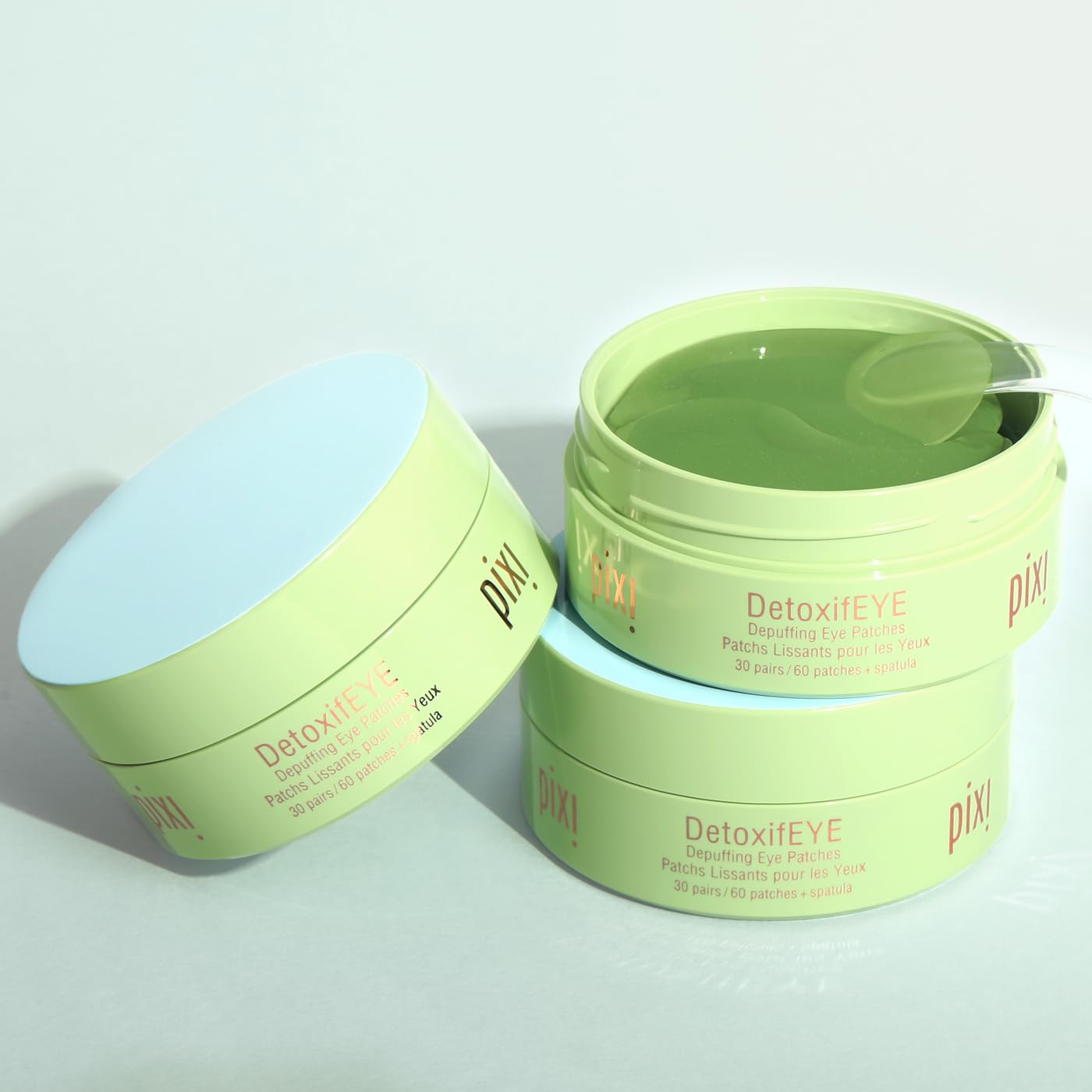 Patchs Pixi DetoxifEYE application facile sur les yeux pour un soin rapide.
