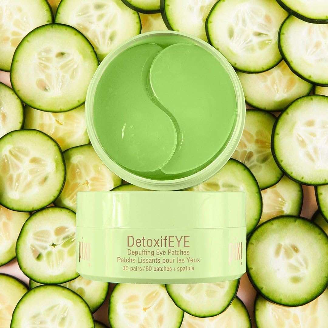 Patch hydrogel Pixi DetoxifEYE au concombre hydrate et repulpe le contour des yeux.