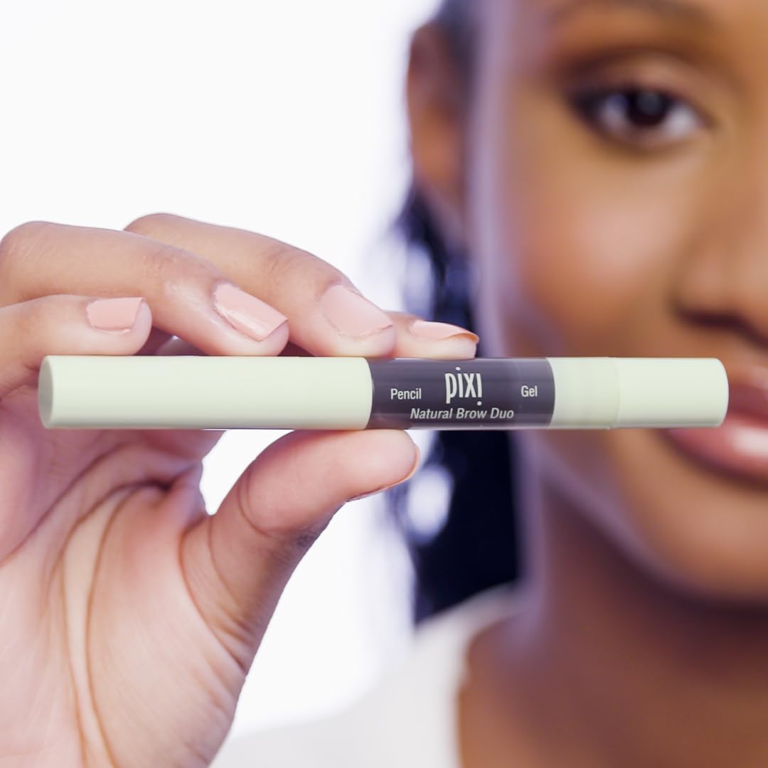 Couleur naturelle du crayon Pixi sur les sourcils