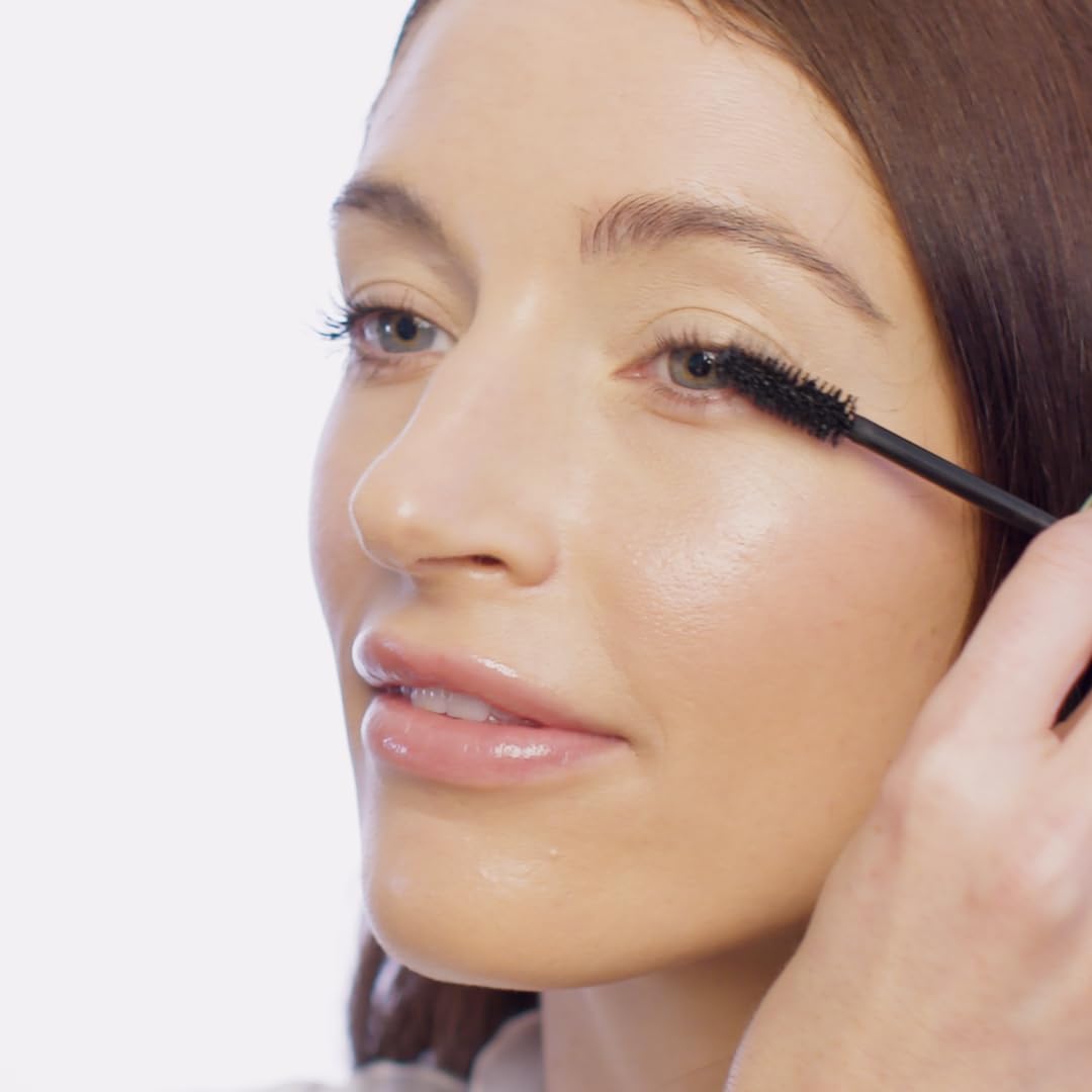 Sans parabènes et parfum, idéal pour les yeux sensibles.