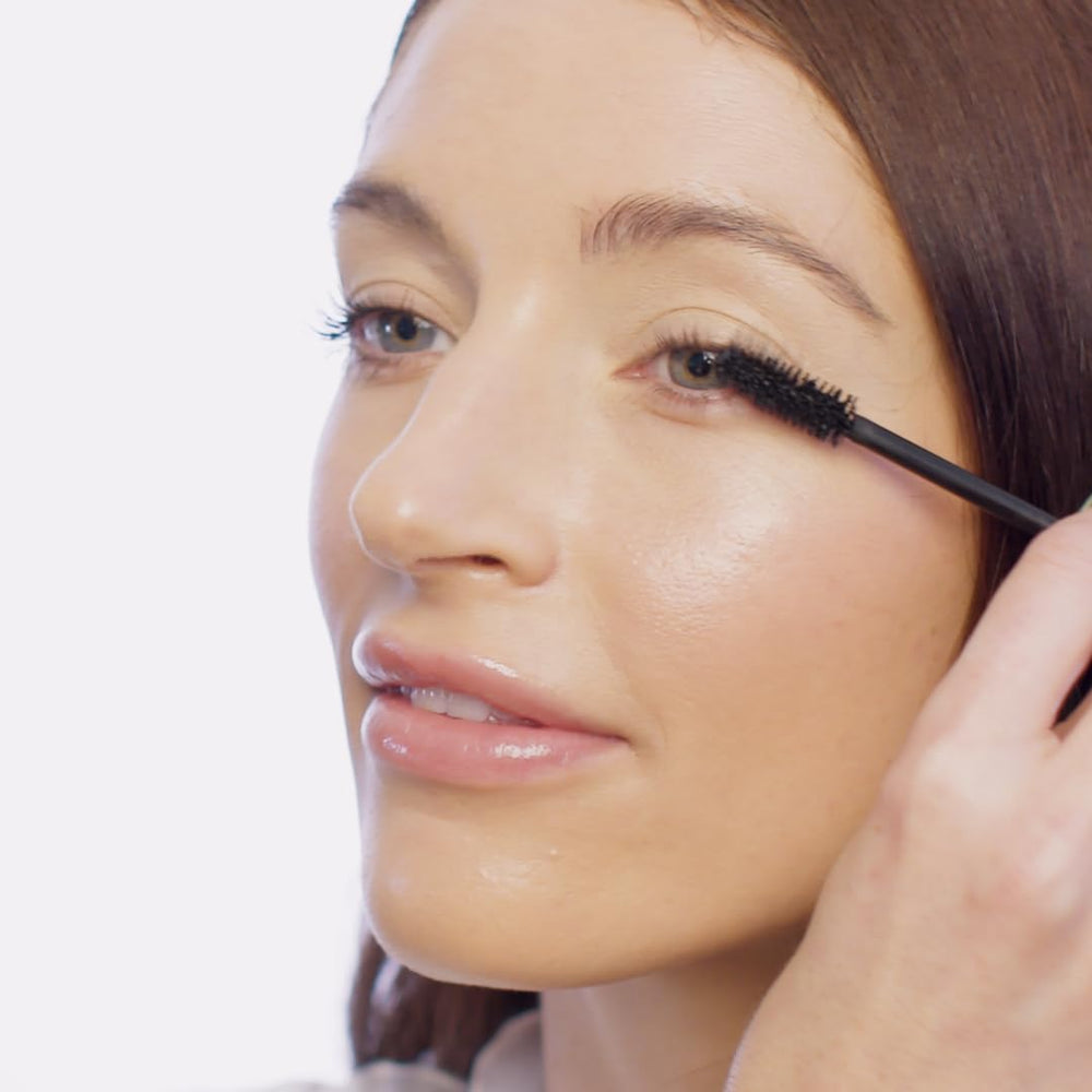 Sans parabènes et parfum, idéal pour les yeux sensibles.