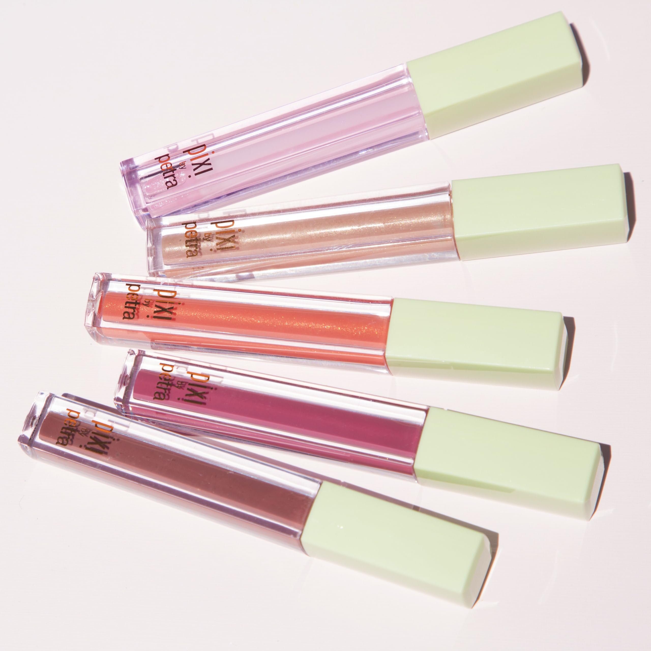 Pixi LipLift Max — packaging compact 2,7 g pour le sac.