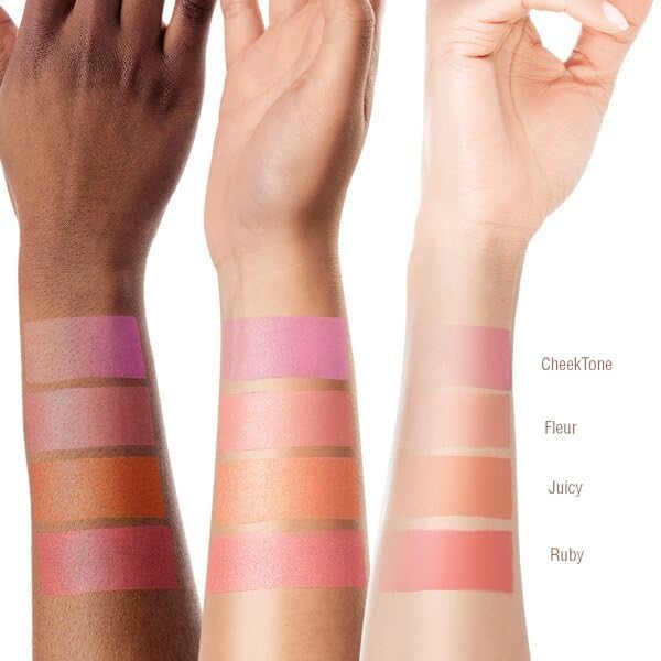 Pixi On-the-Glow Blush Fleur – ingrédients botaniques hydratants pour un confort léger.