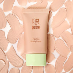 Texture légère Pixi offrant une lueur subtile au visage.