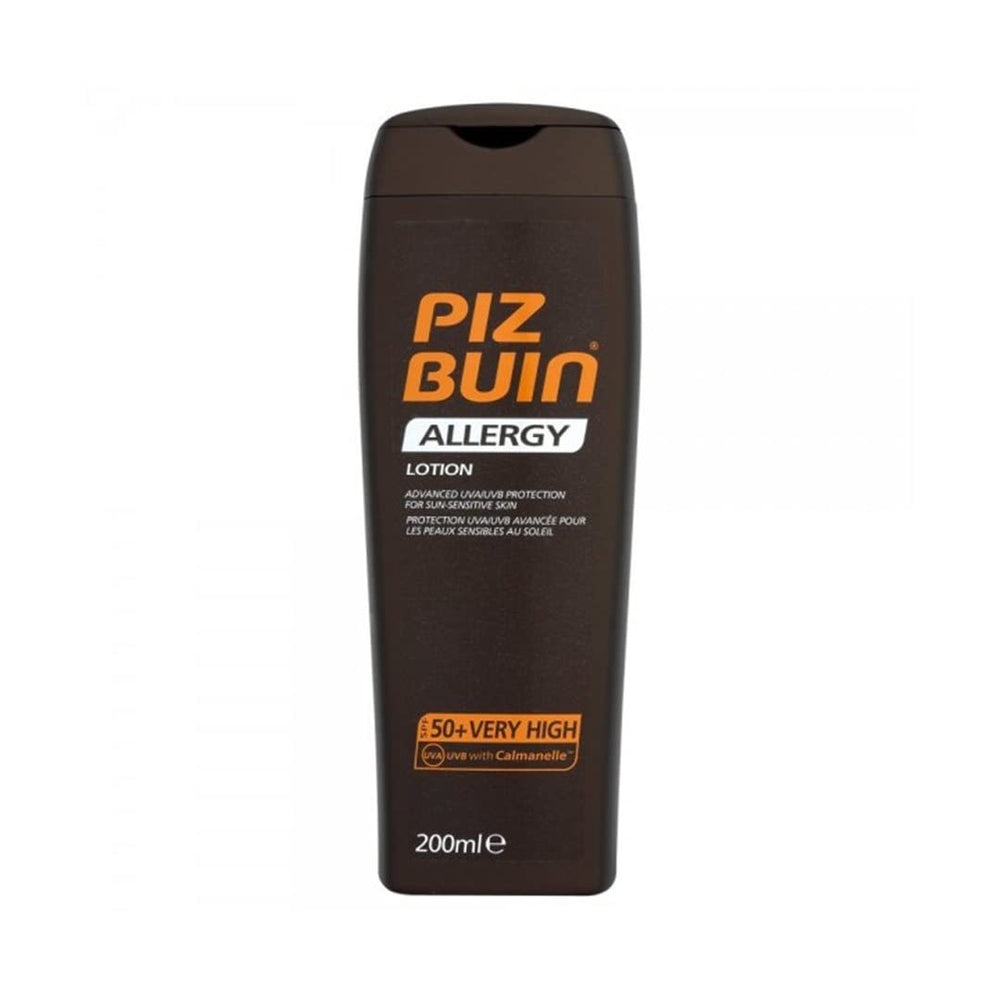 Piz Buin Allergy Lotion SPF50+ étiquette visible indiquant une protection élevée.